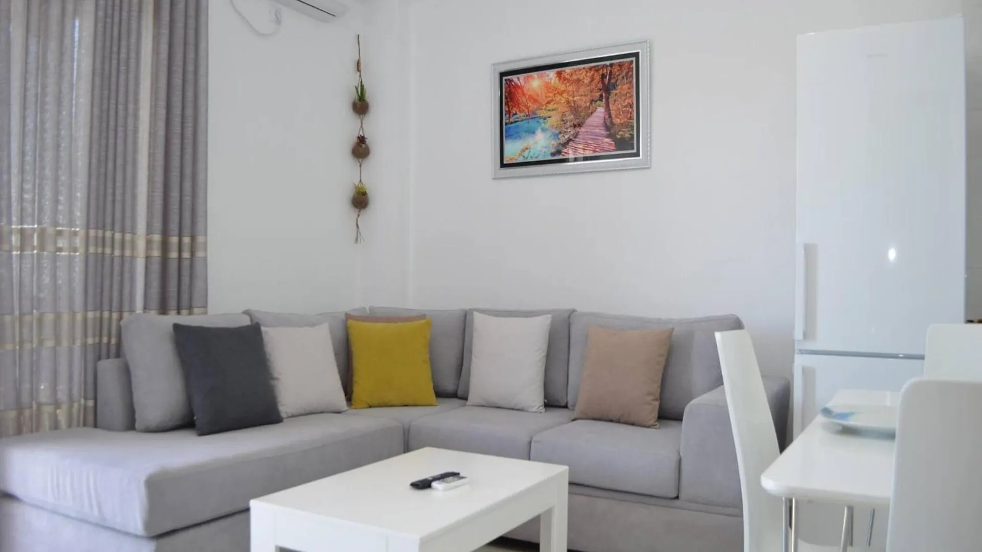 Seaside Charm Stylish Stay With Views Sarandë 0*,  アルバニア