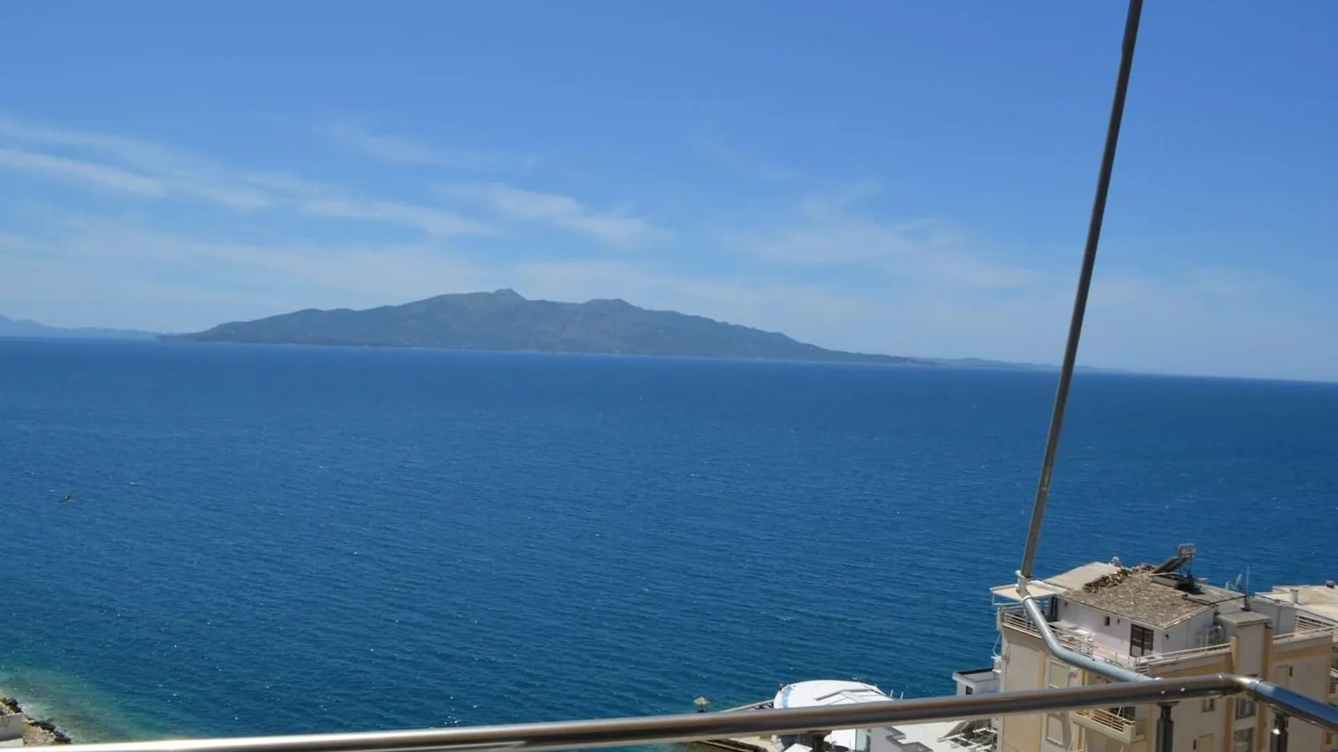 Seaside Charm Stylish Stay With Views Sarandë